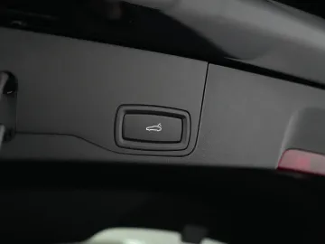Car image 48