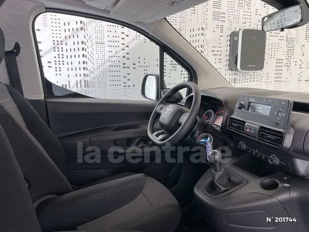 Toyota Proace Verso 75 kW image number 19