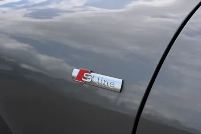 Car image 24