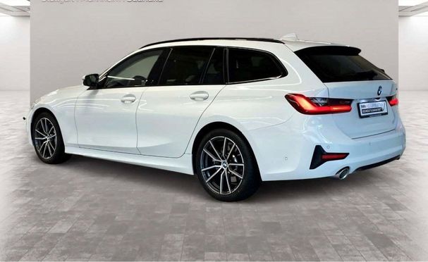 BMW 330i Touring 190 kW image number 2