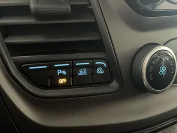 Car image 34