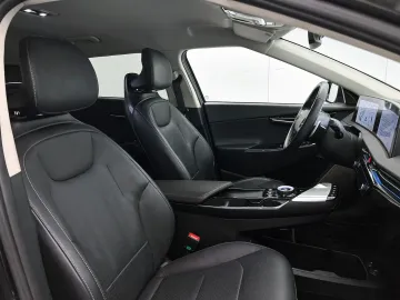 Car image 36