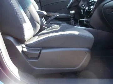Car image 29