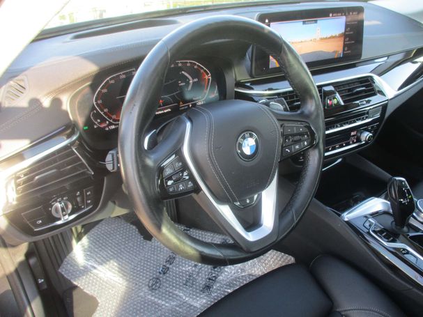 BMW 530i Touring 185 kW image number 14