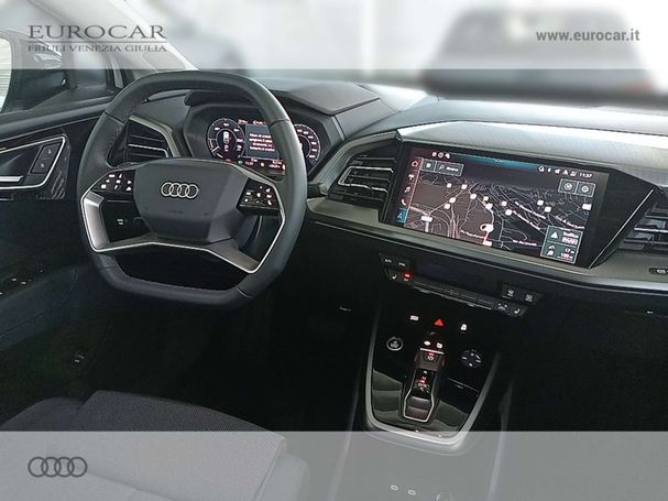 Audi Q4 45 quattro e-tron S-line 195 kW image number 6