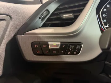 Car image 37
