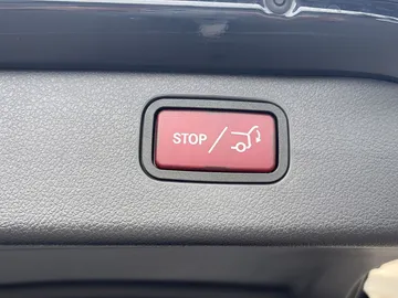 Car image 32
