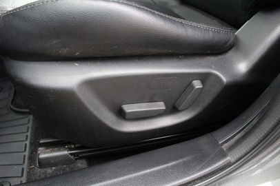 Car image 37