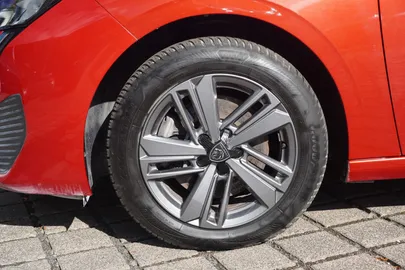 Car image 27