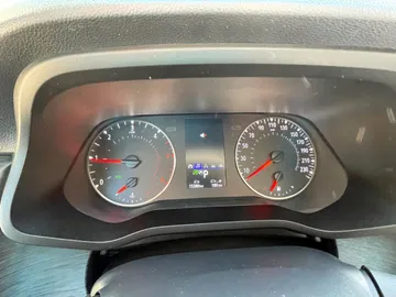 Car image 27