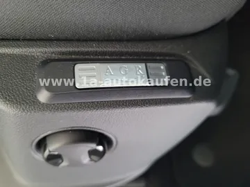 Car image 38