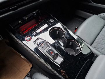 Car image 33