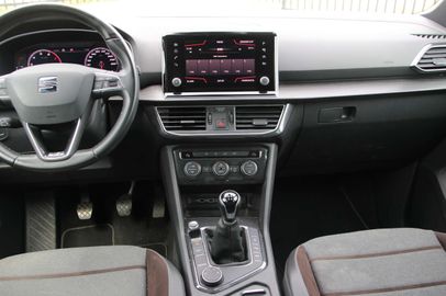 Car image 25