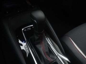 Car image 12