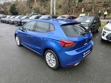 Car image 19