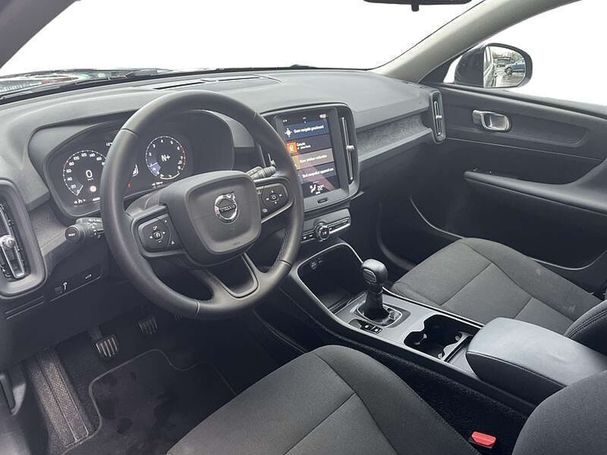 Volvo XC40 T2 95 kW image number 11