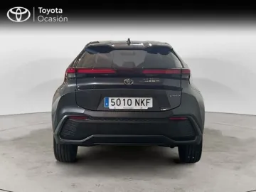 Car image 3