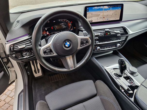 BMW 530d Touring xDrive 210 kW image number 9