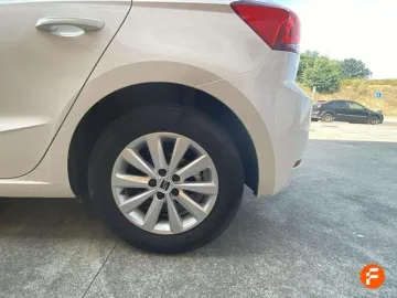 Car image 28