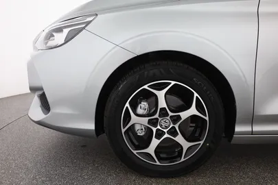 Car image 29