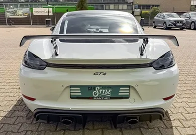 Car image 5