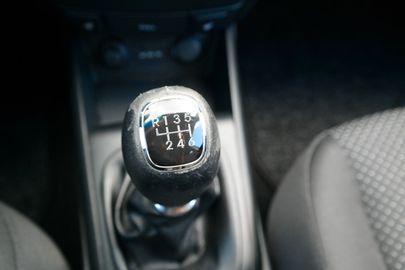 Car image 12