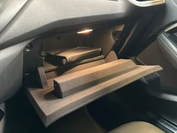 Car image 27