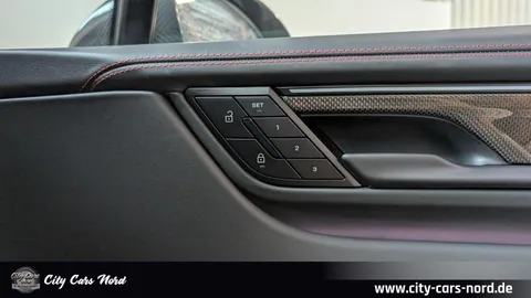 Car image 38