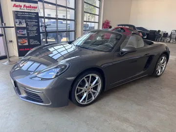 Car image 3
