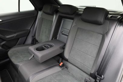 Car image 37