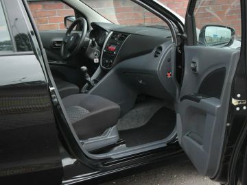 Car image 31