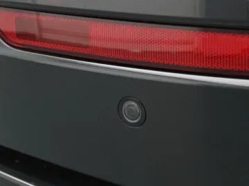 Car image 40