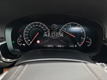 Car image 43