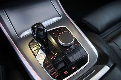 Car image 36