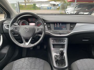 Car image 14