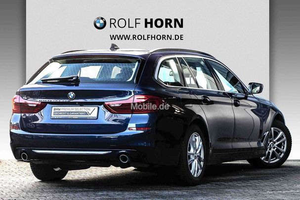 BMW 520i Touring Luxury Line 135 kW image number 2