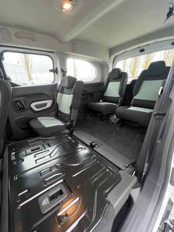 Citroen Berlingo M PureTech 130 FEEL 96 kW image number 16