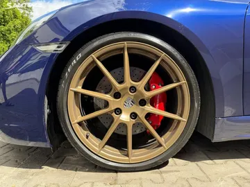 Car image 24