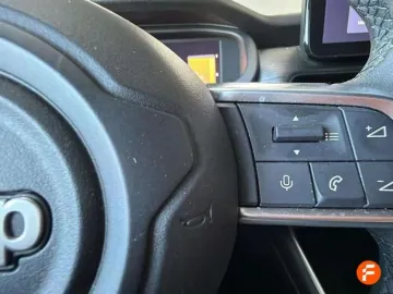 Car image 25