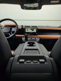 Car image 24