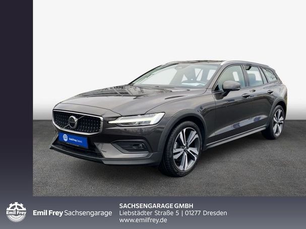 Volvo V60 Cross Country AWD B4 145 kW image number 1