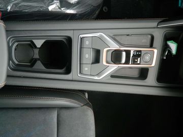 Car image 24