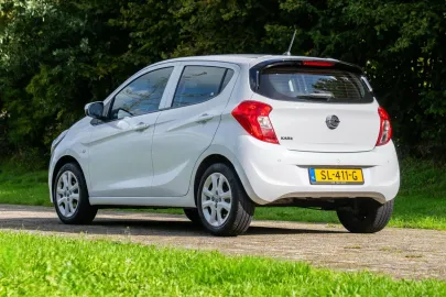 Car image 3