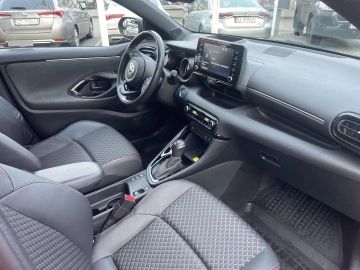 Car image 11