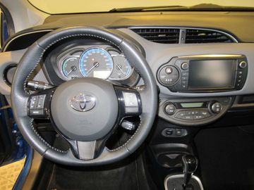 Car image 12