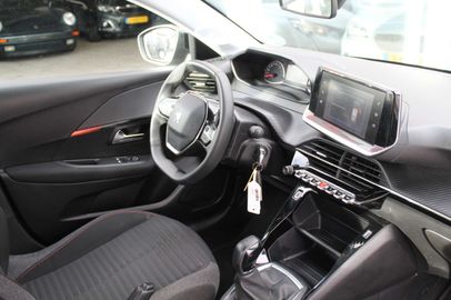 Car image 20