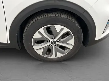 Car image 34
