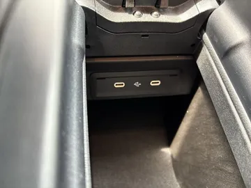 Car image 29