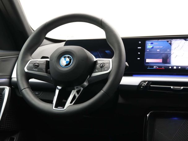 BMW iX1 eDrive20 150 kW image number 3