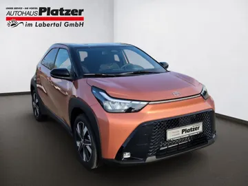Car image 15